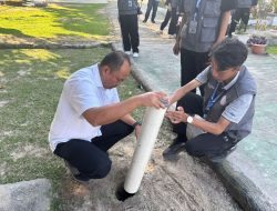 Lapas Narkotika Bandar Lampung dan Mahasiswa UIN Raden Intan Tanamkan Kepedulian Lingkungan Melalui Pembuatan Biopori