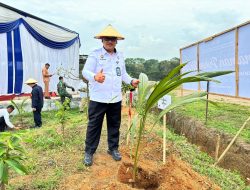 Lapas Metro Sukses Laksanakan Penanaman Pohon Kelapa Serentak, Dukung Program Ketahanan Pangan Nasional