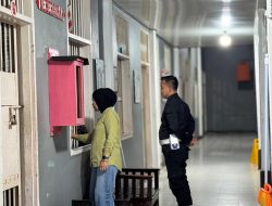 Deteksi Dini Tak Kenal Libur, Kalapas Sidak Blok Hunian di Minggu Malam